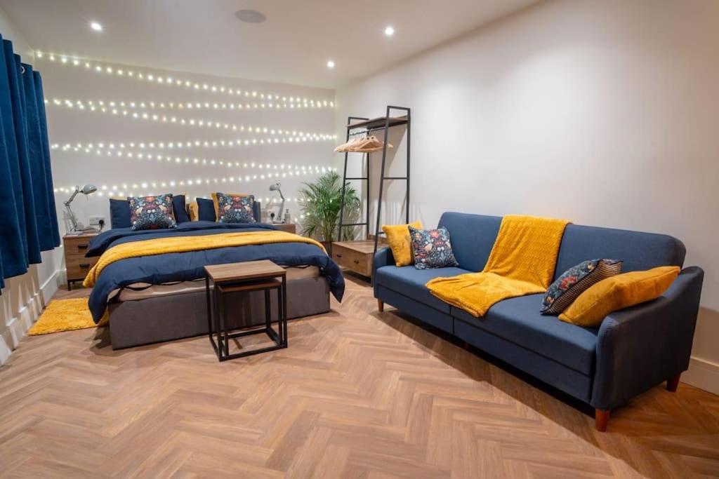 Hidden Apartment *